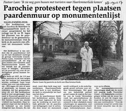 19901117-HD Parochie protesteert tegen plaatsen Paarednmuur op Monumentenlijst, Pastoor Laan