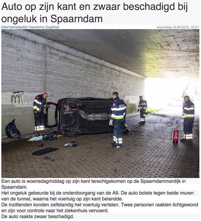 20180919-HDi Auto op zijn kant en zwaar beschadigd bij ongeluk Spaarndam