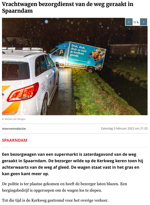 20220205-HDi Vrachtwagen bezorgdienst van de weg geraakt in Spaarndam